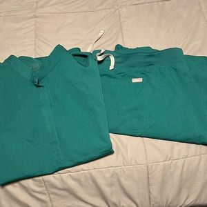 Hunter green figs set